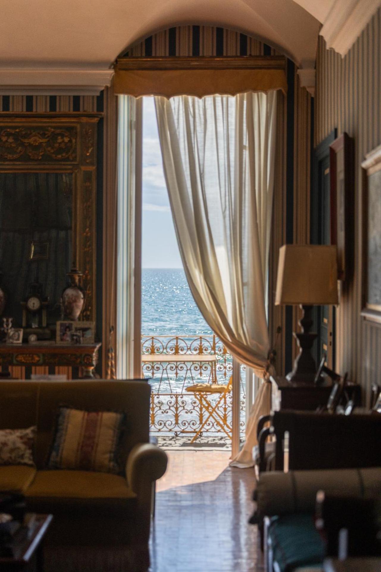 Casa D'Artista B&B Di Charme อาลัสซิโอ ภายนอก รูปภาพ